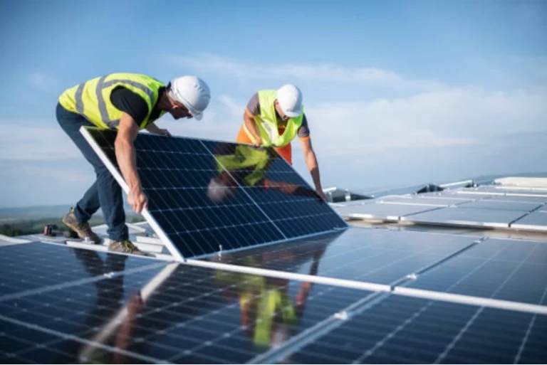 Solar Farm Fencing and Mounting Structures Why They Matter for Project Safety