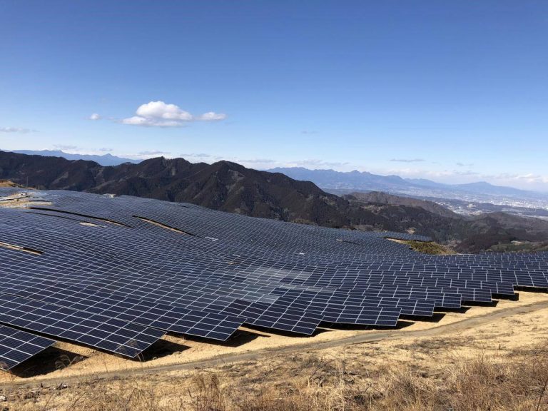 ground-mounted-solar-array-layout